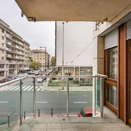 Apartment Downtown Karpat 9 *