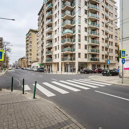 Apartment Downtown Karpat 9 *