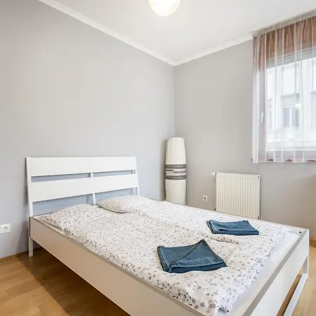 Downtown Karpat 9 Appartement *
